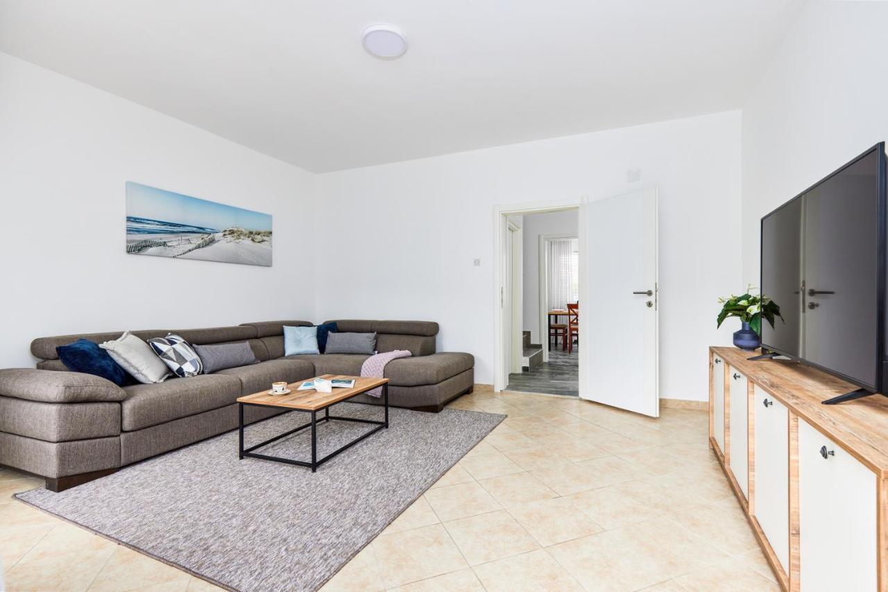 Waikiki Beach House Villa Tivat Bagian luar foto