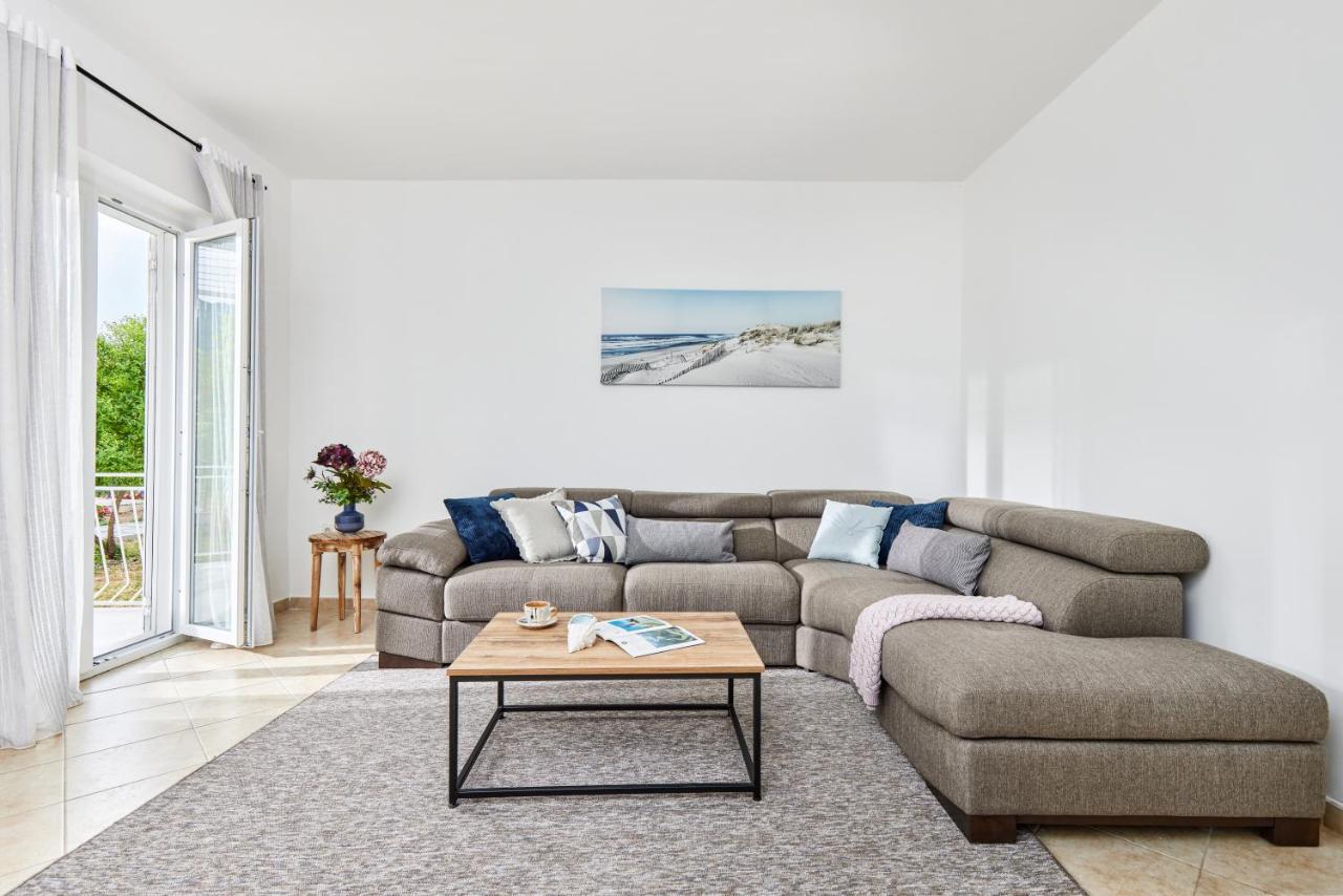 Waikiki Beach House Villa Tivat Bagian luar foto