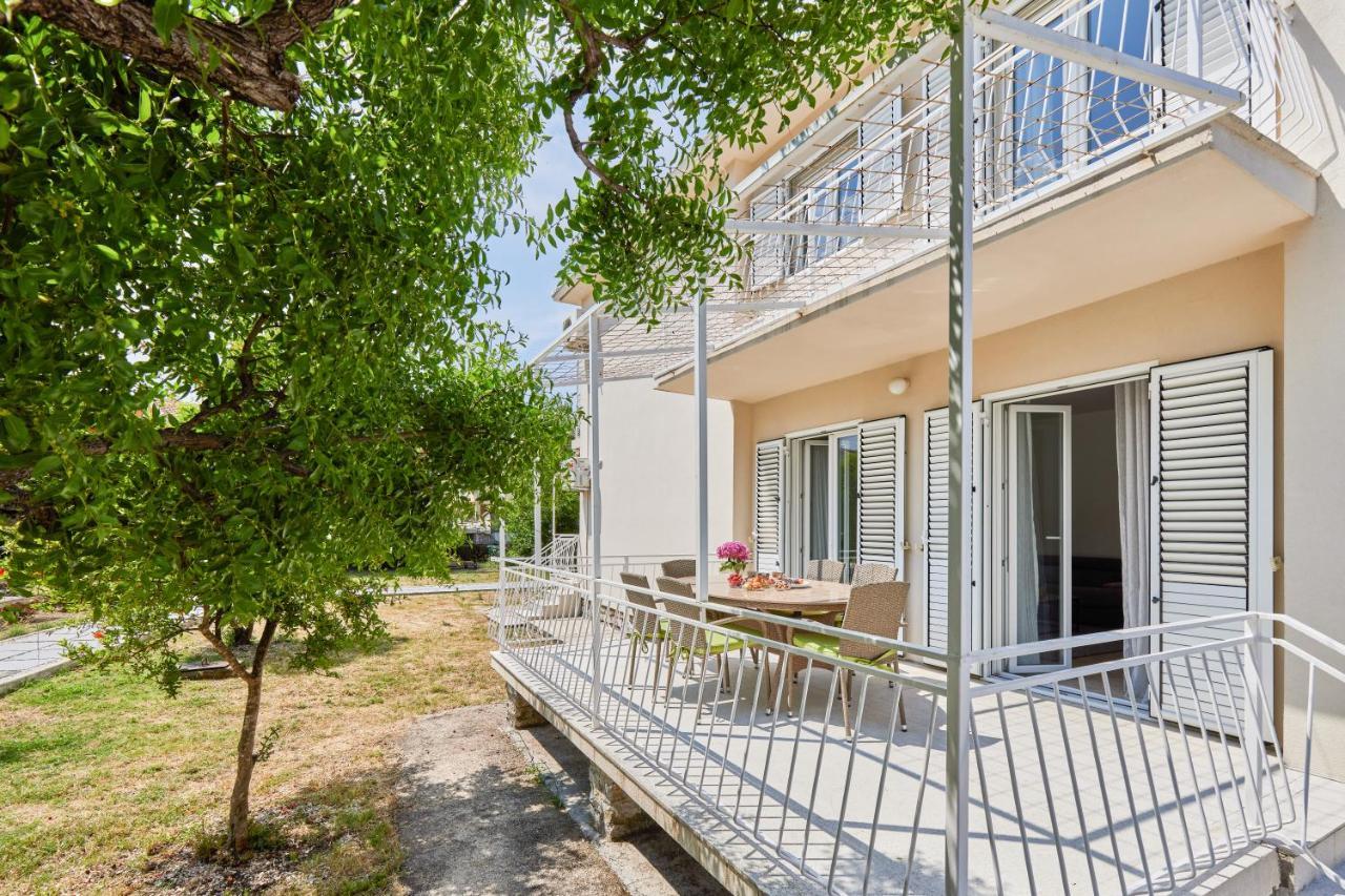 Waikiki Beach House Villa Tivat Bagian luar foto