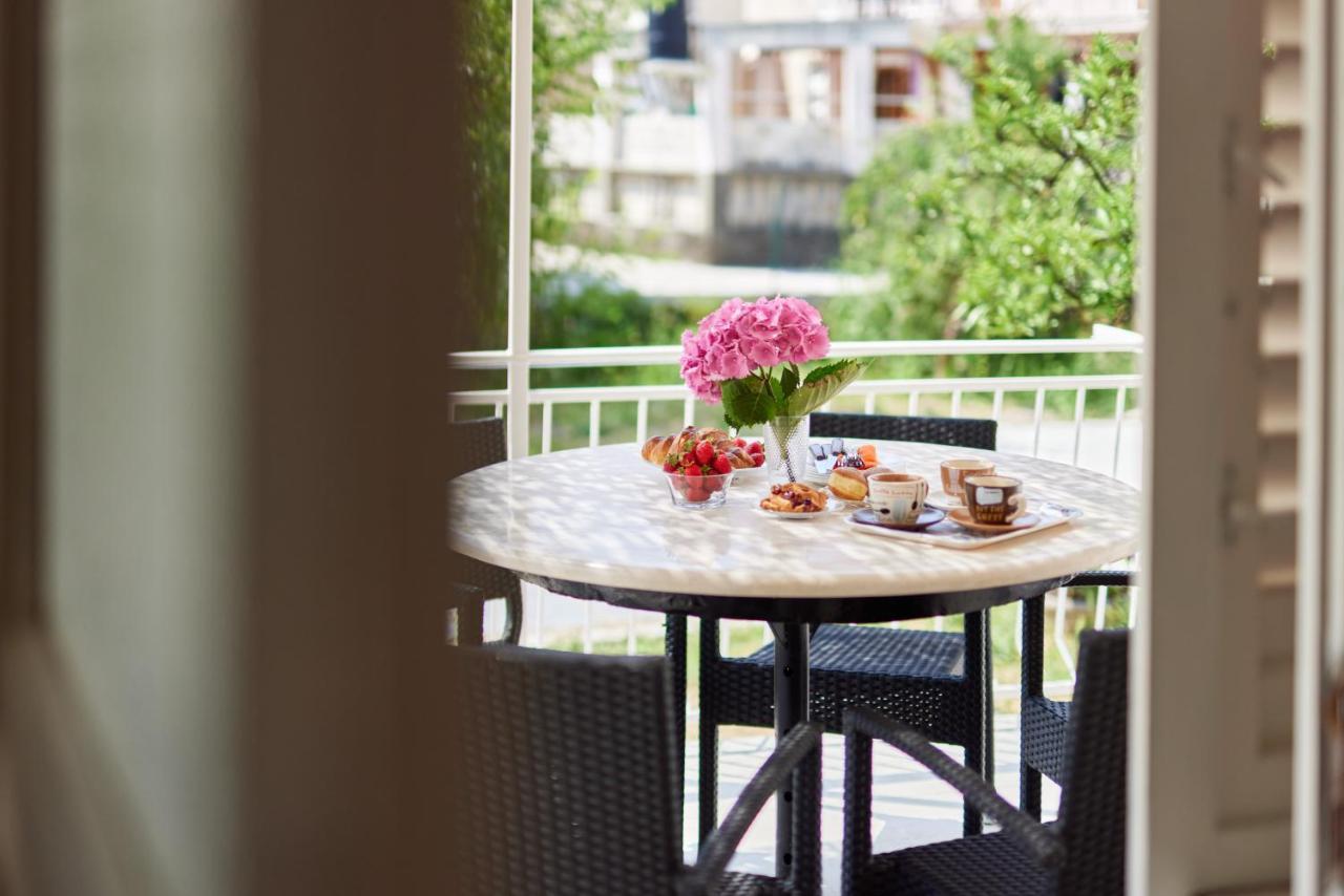 Waikiki Beach House Villa Tivat Bagian luar foto