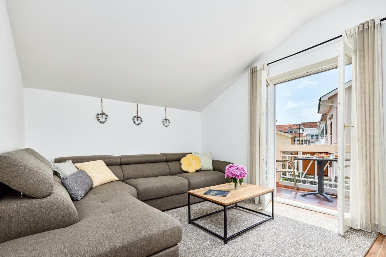 Waikiki Beach House Villa Tivat Bagian luar foto